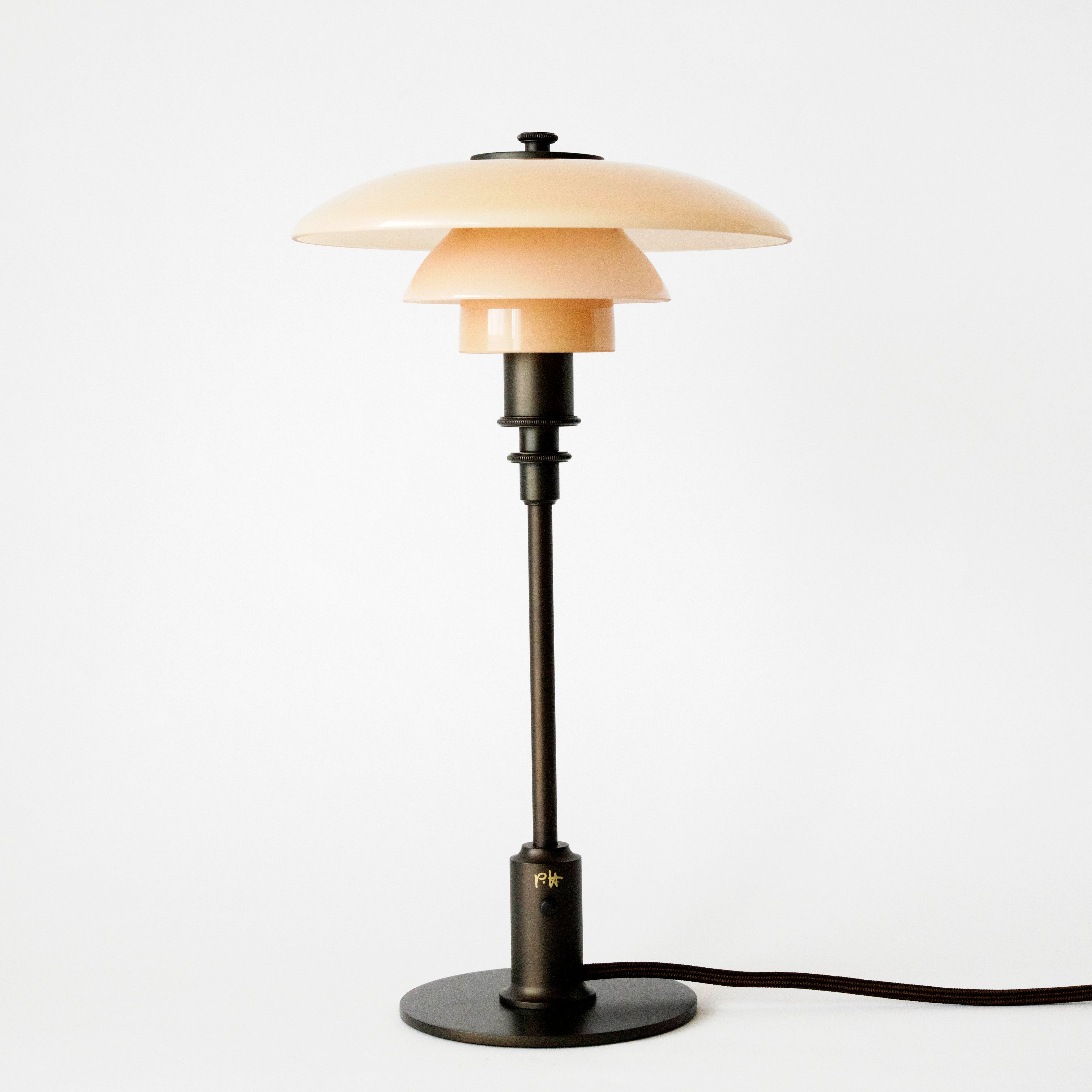 PH 2/1 テーブルランプ ダスティー・テラコッタ