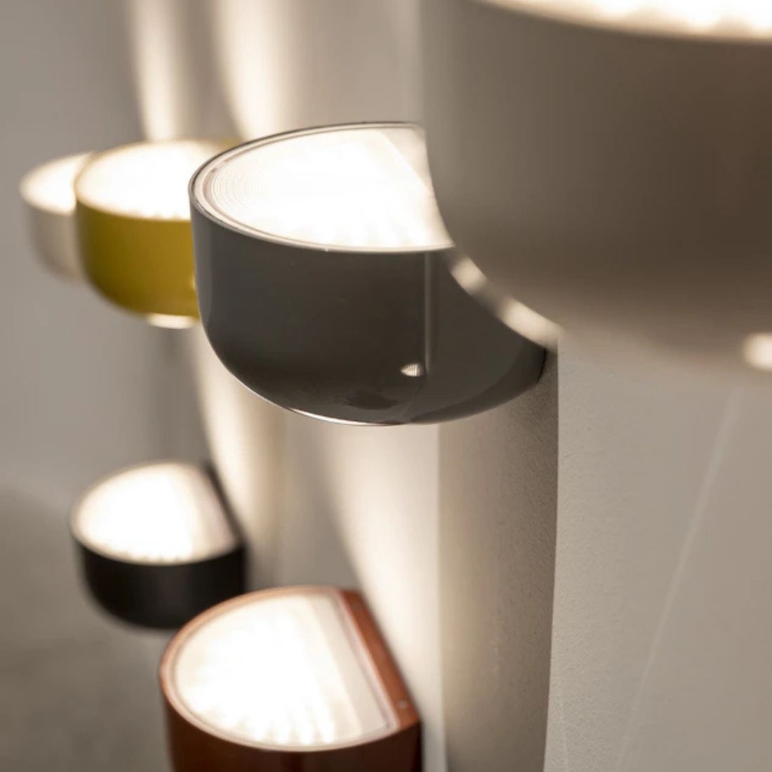 【P10倍】BELLHOP WALL UP ベルホップ ウォールアップ｜FLOS（フロス）