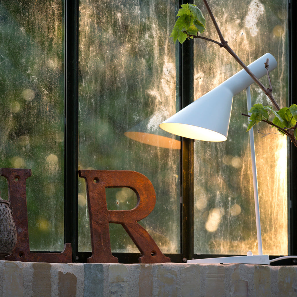 AJ ミニ テーブルランプ