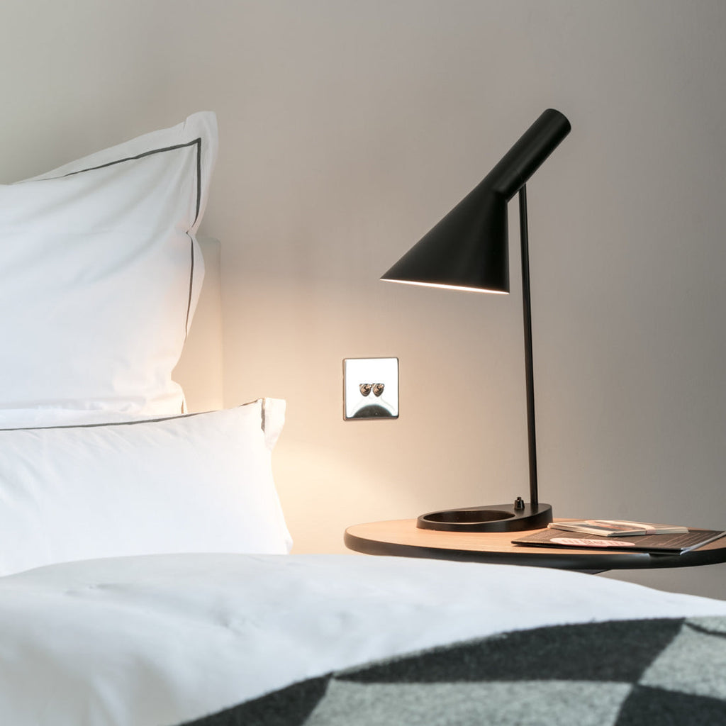 AJ テーブルランプ