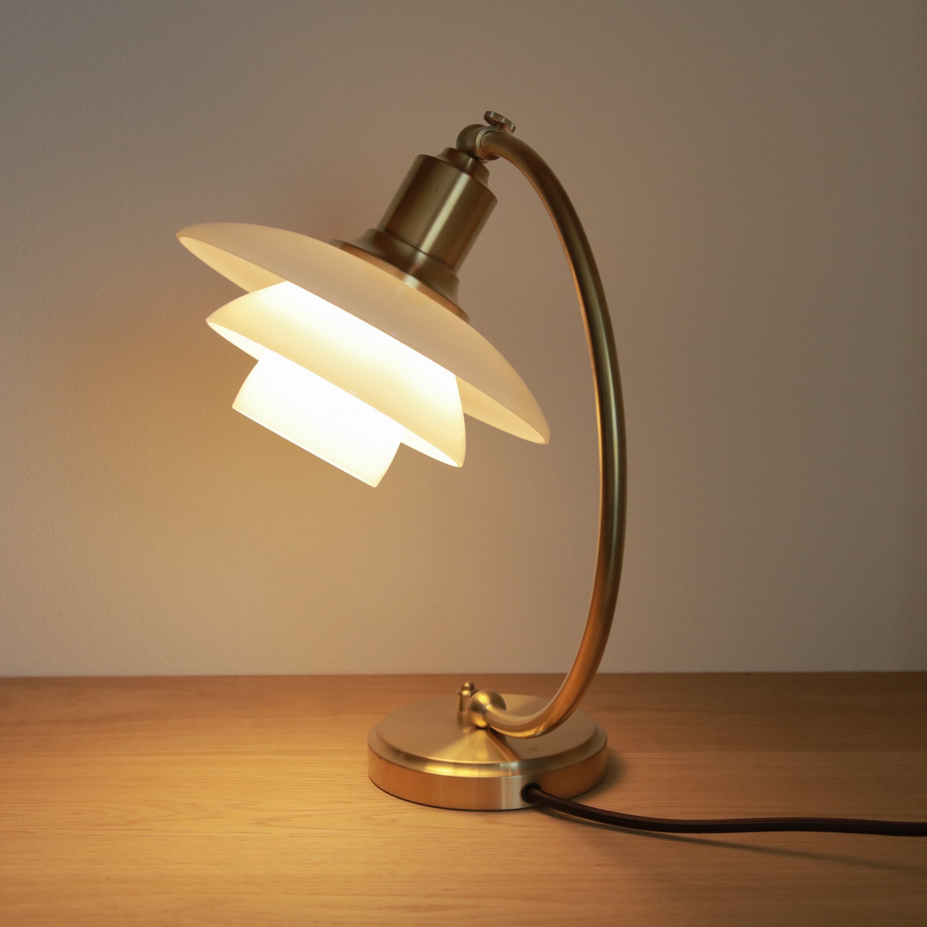 PH 2/2 LUNA テーブルランプ