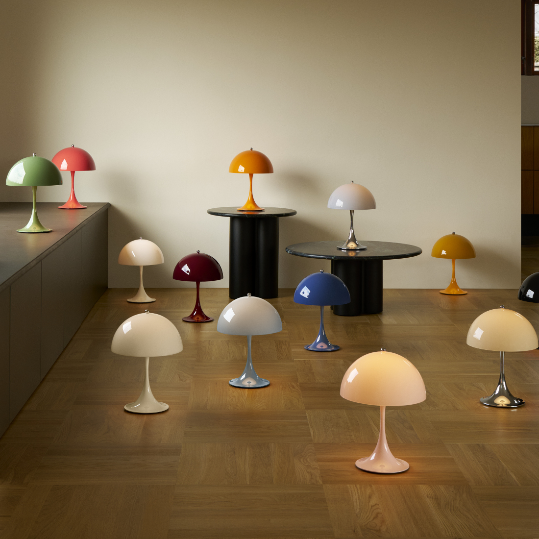 パンテラ 250 ポータブル テーブルランプ（全13色）